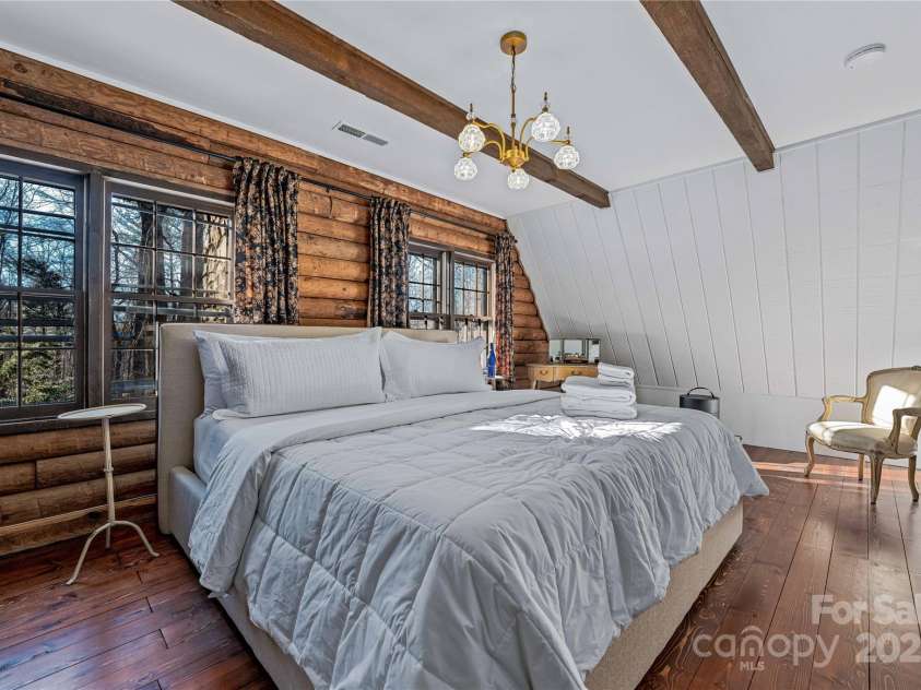 16 Decker Drive, Asheville, NC 28803.  MLS# CAR4246588, YatesRealty ID 14693. 