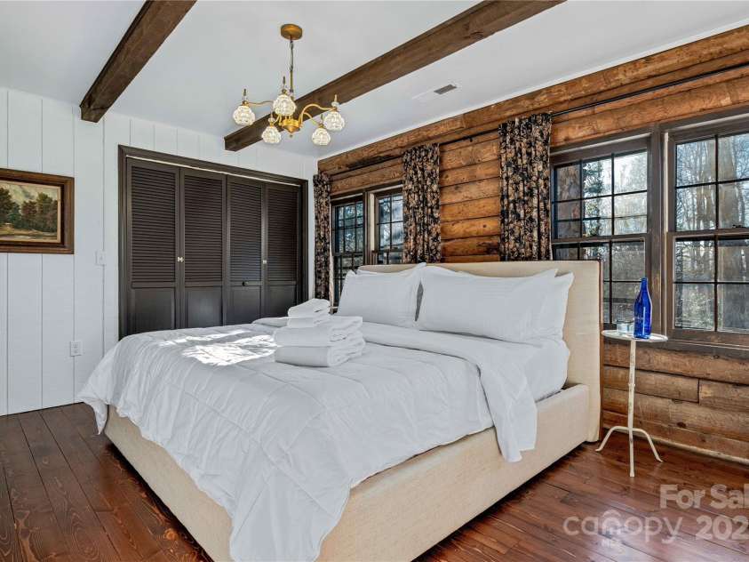 16 Decker Drive, Asheville, NC 28803.  MLS# CAR4246588, YatesRealty ID 14693. 