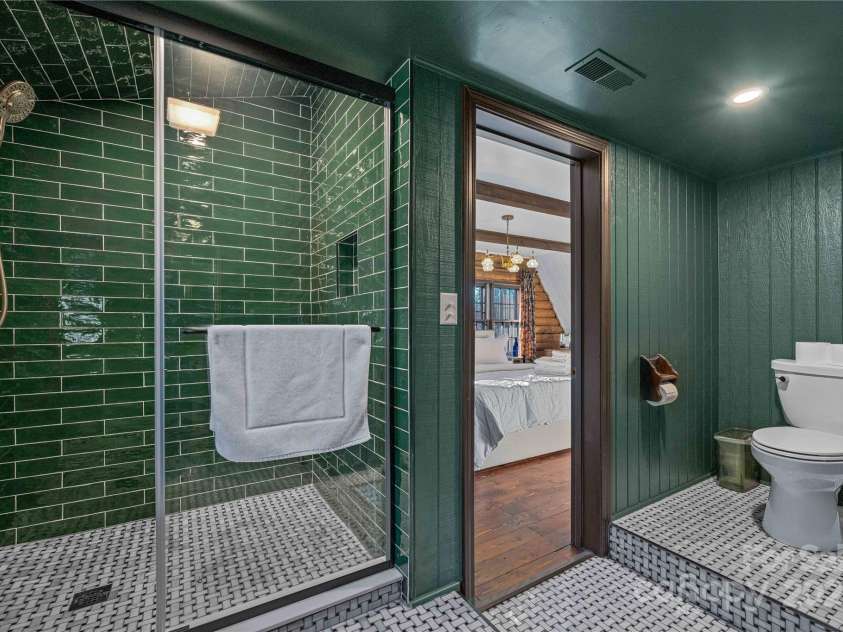 16 Decker Drive, Asheville, NC 28803.  MLS# CAR4246588, YatesRealty ID 14693. 