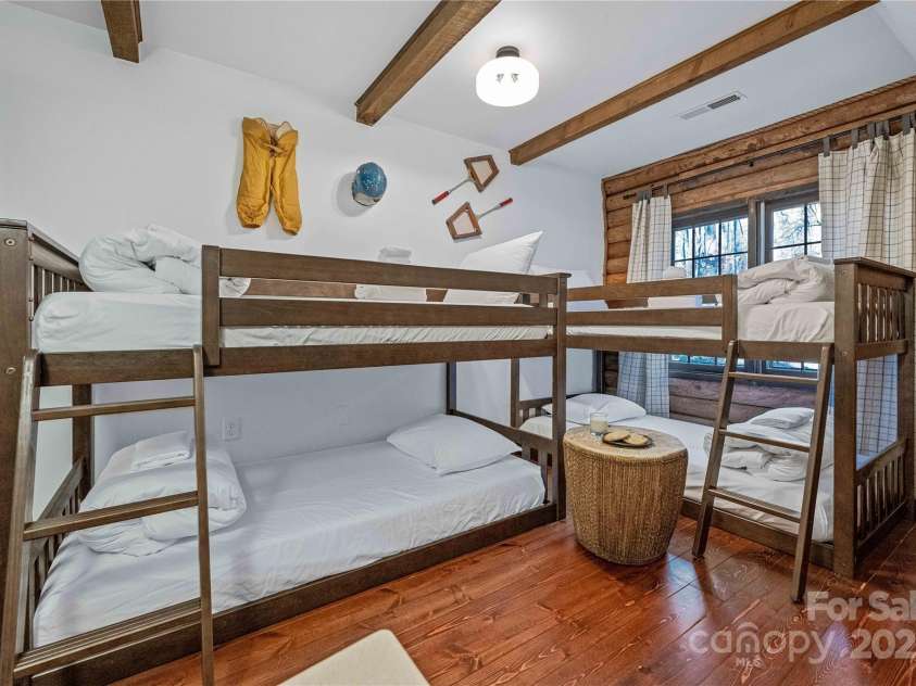 16 Decker Drive, Asheville, NC 28803.  MLS# CAR4246588, YatesRealty ID 14693. 