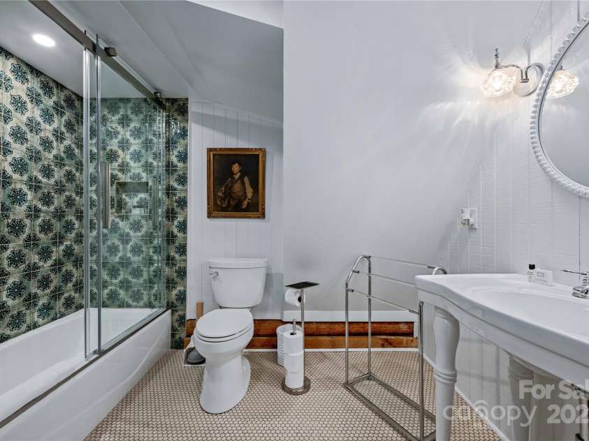 16 Decker Drive, Asheville, NC 28803.  MLS# CAR4246588, YatesRealty ID 14693. 