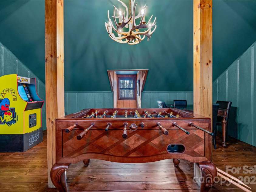 16 Decker Drive, Asheville, NC 28803.  MLS# CAR4246588, YatesRealty ID 14693. 