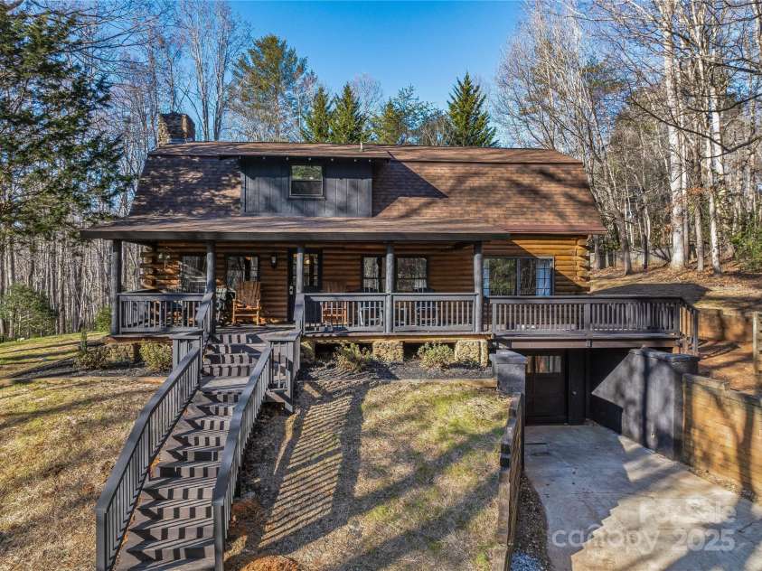 16 Decker Drive, Asheville, NC 28803.  MLS# CAR4246588, YatesRealty ID 14693. 