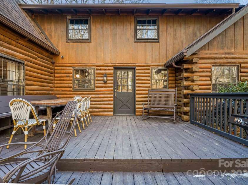 16 Decker Drive, Asheville, NC 28803.  MLS# CAR4246588, YatesRealty ID 14693. 