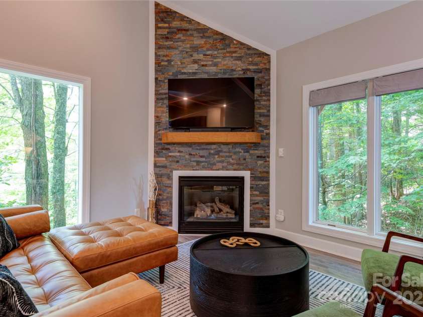 145 Inn At Crestwood Drive, Boone, NC 28607.  MLS# CAR4263351, YatesRealty ID 14694. 