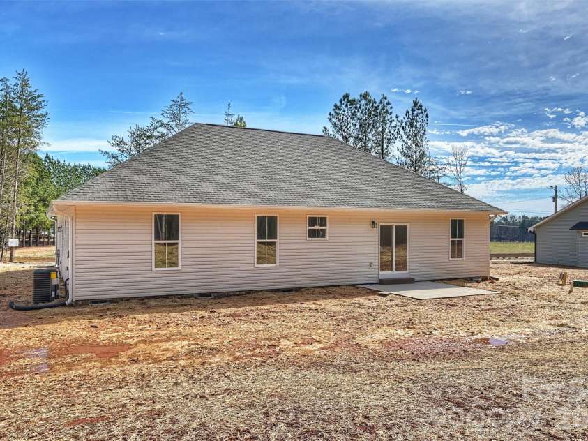2271 Lee Lawing Road, Lincolnton, NC 28092.  MLS# CAR4348946, YatesRealty ID 14694. 