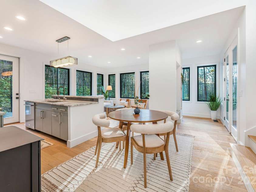 7 Brooksong Drive, Asheville, NC 28805.  MLS# CAR4238876, YatesRealty ID 14695. 