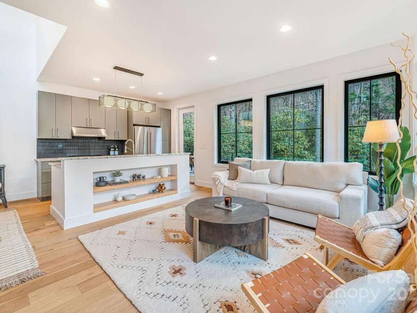 7 Brooksong Drive, Asheville, NC 28805.  MLS# CAR4238876, YatesRealty ID 14695. 