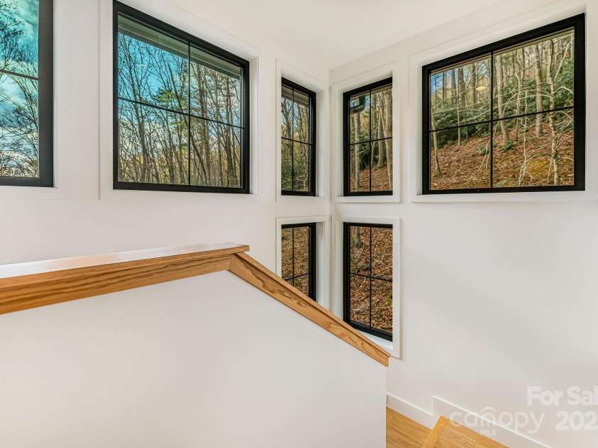 7 Brooksong Drive, Asheville, NC 28805.  MLS# CAR4238876, YatesRealty ID 14695. 