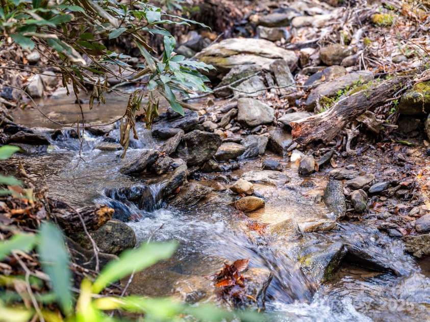 7 Brooksong Drive, Asheville, NC 28805.  MLS# CAR4238876, YatesRealty ID 14695. 