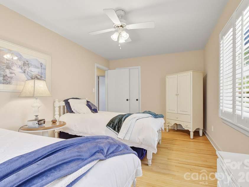 41 Arthur Road, Asheville, NC 28806.  MLS# CAR4371135, YatesRealty ID 14696. 