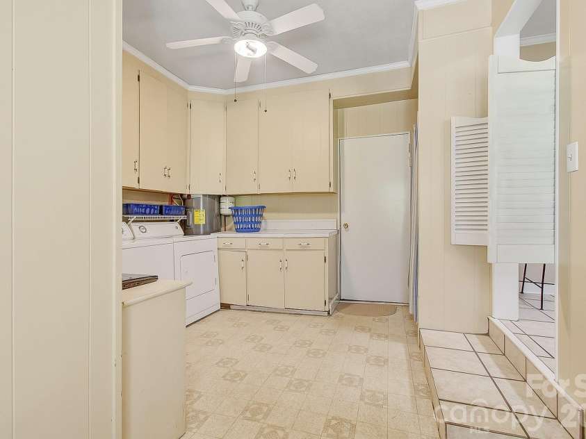 41 Arthur Road, Asheville, NC 28806.  MLS# CAR4371135, YatesRealty ID 14696. 