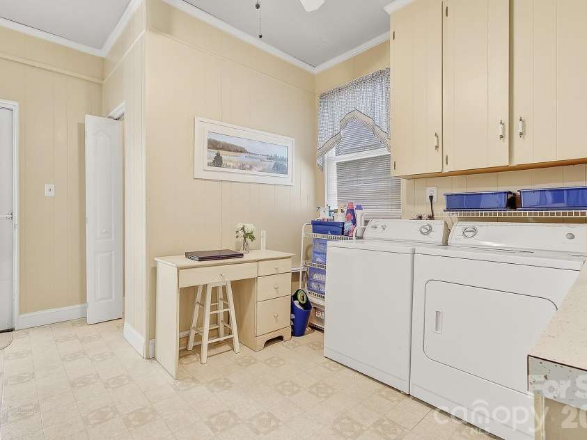 41 Arthur Road, Asheville, NC 28806.  MLS# CAR4371135, YatesRealty ID 14696. 