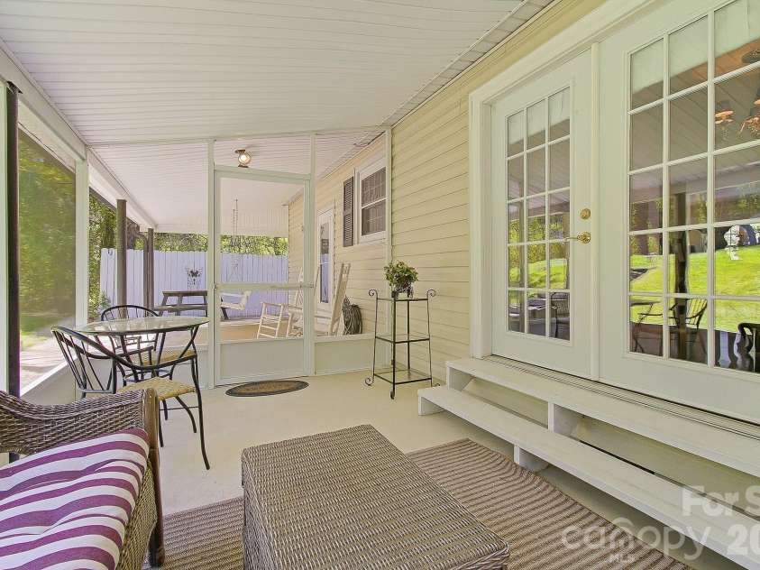 41 Arthur Road, Asheville, NC 28806.  MLS# CAR4371135, YatesRealty ID 14696. 