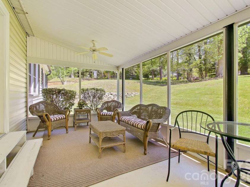 41 Arthur Road, Asheville, NC 28806.  MLS# CAR4371135, YatesRealty ID 14696. 