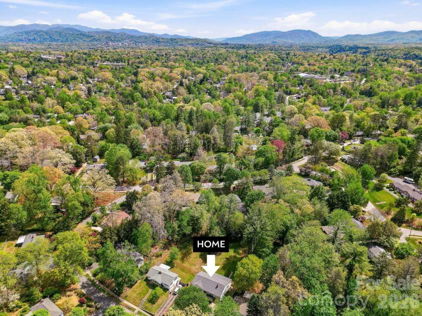 41 Arthur Road, Asheville, NC 28806.  MLS# CAR4371135, YatesRealty ID 14696. 