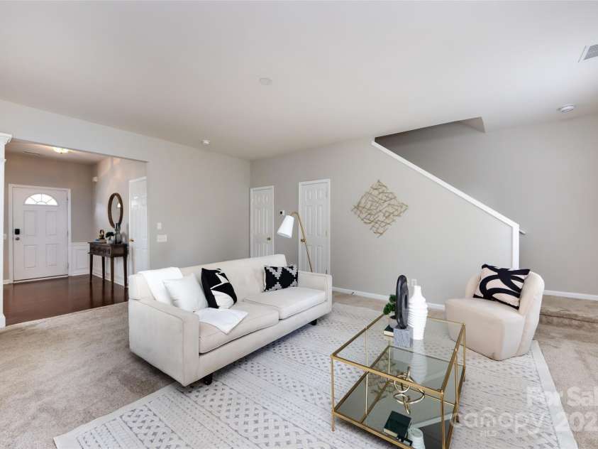 8040 Flanders Street, Charlotte, NC 28277.  MLS# CAR4256600, YatesRealty ID 14697. 