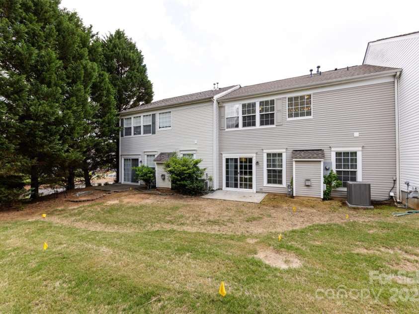 8040 Flanders Street, Charlotte, NC 28277.  MLS# CAR4256600, YatesRealty ID 14697. 