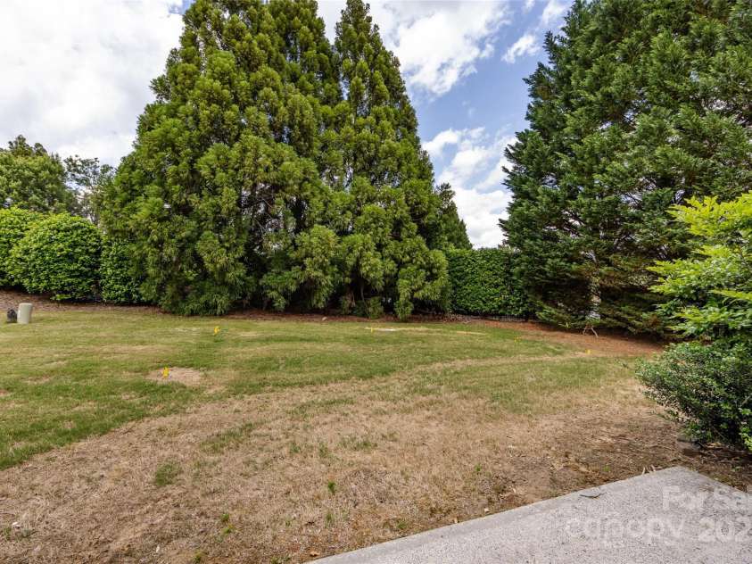 8040 Flanders Street, Charlotte, NC 28277.  MLS# CAR4256600, YatesRealty ID 14697. 