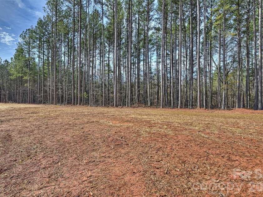 2287 Lee Lawing Road, Lincolnton, NC 28092.  MLS# CAR4349017, YatesRealty ID 14698. 