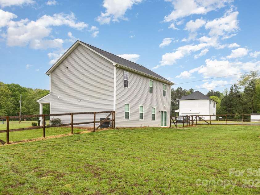 4026 Pigg Mattox Road, Monroe, NC 28112.  MLS# CAR4235715, YatesRealty ID 14698. 