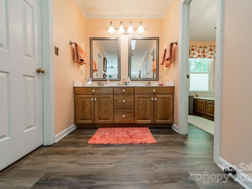 14926 Chilgrove Lane, Huntersville, NC 28078.  MLS# CAR4247740, YatesRealty ID 14699. Primary Bath