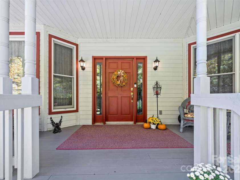 5580 Greenville Highway, Brevard, NC 28712.  MLS# CAR4196657, YatesRealty ID 147. 