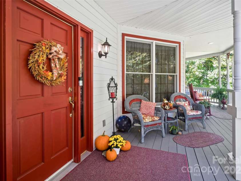 5580 Greenville Highway, Brevard, NC 28712.  MLS# CAR4196657, YatesRealty ID 147. 