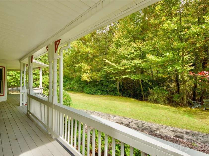 5580 Greenville Highway, Brevard, NC 28712.  MLS# CAR4196657, YatesRealty ID 147. 