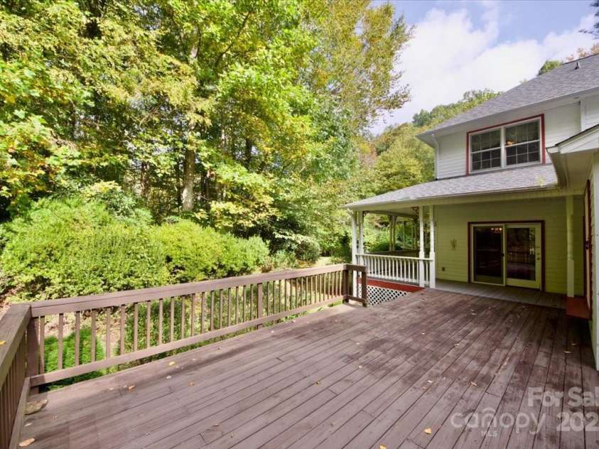 5580 Greenville Highway, Brevard, NC 28712.  MLS# CAR4196657, YatesRealty ID 147. 