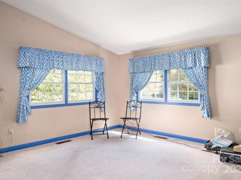 5580 Greenville Highway, Brevard, NC 28712.  MLS# CAR4196657, YatesRealty ID 147. 