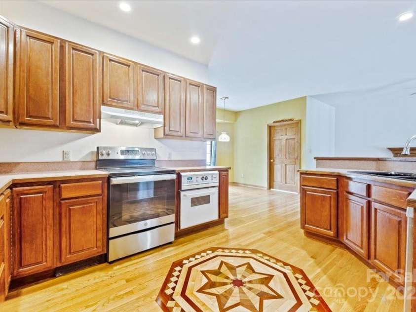 5580 Greenville Highway, Brevard, NC 28712.  MLS# CAR4196657, YatesRealty ID 147. Expansive kitchen
