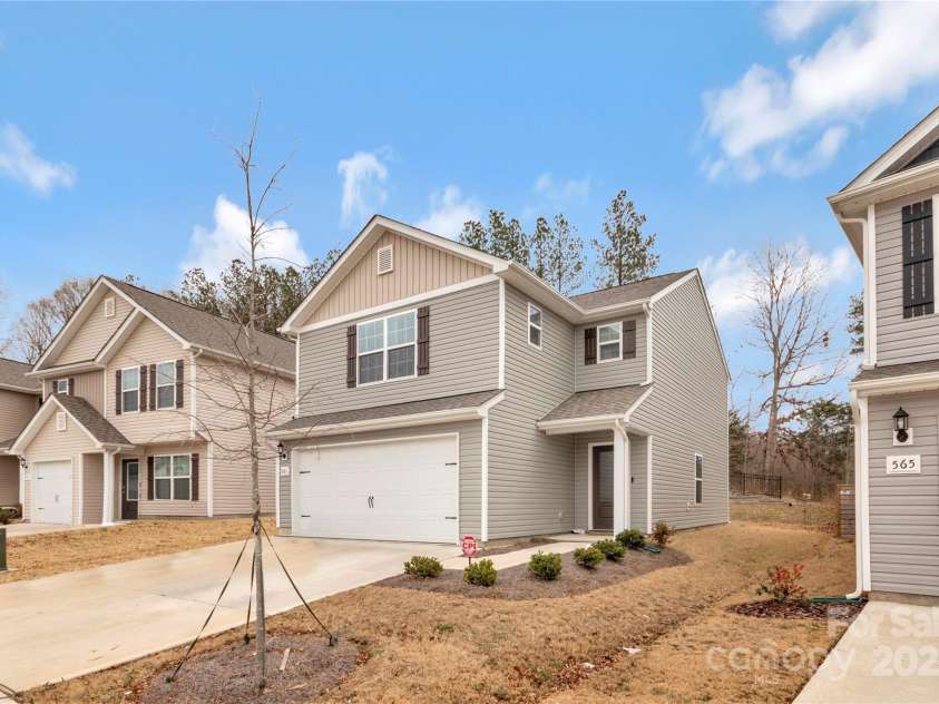 561 Hawley Street, Charlotte, NC 28214.  MLS# CAR4223015, YatesRealty ID 1470. 