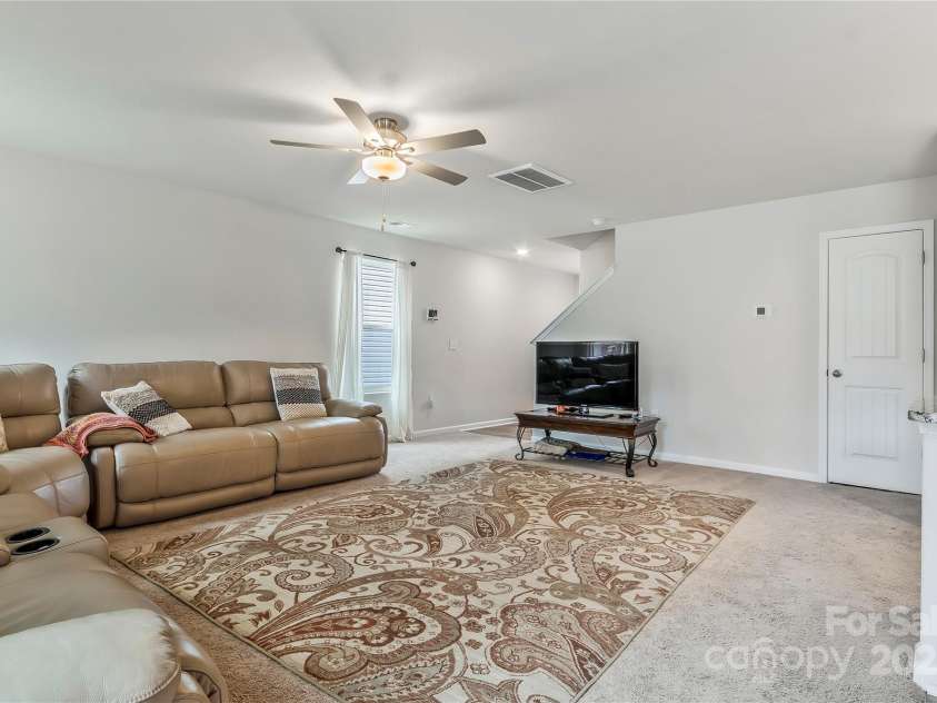 561 Hawley Street, Charlotte, NC 28214.  MLS# CAR4223015, YatesRealty ID 1470. 