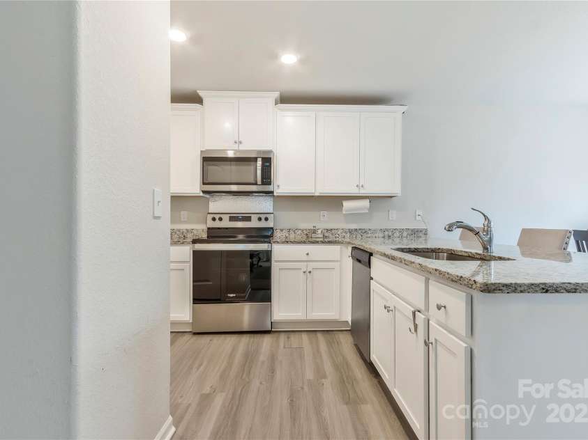561 Hawley Street, Charlotte, NC 28214.  MLS# CAR4223015, YatesRealty ID 1470. 