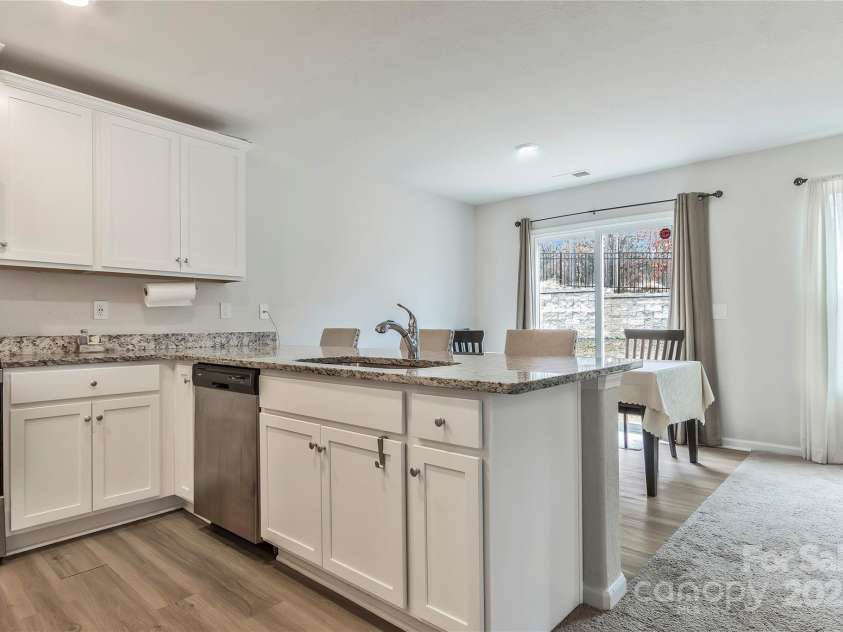 561 Hawley Street, Charlotte, NC 28214.  MLS# CAR4223015, YatesRealty ID 1470. 