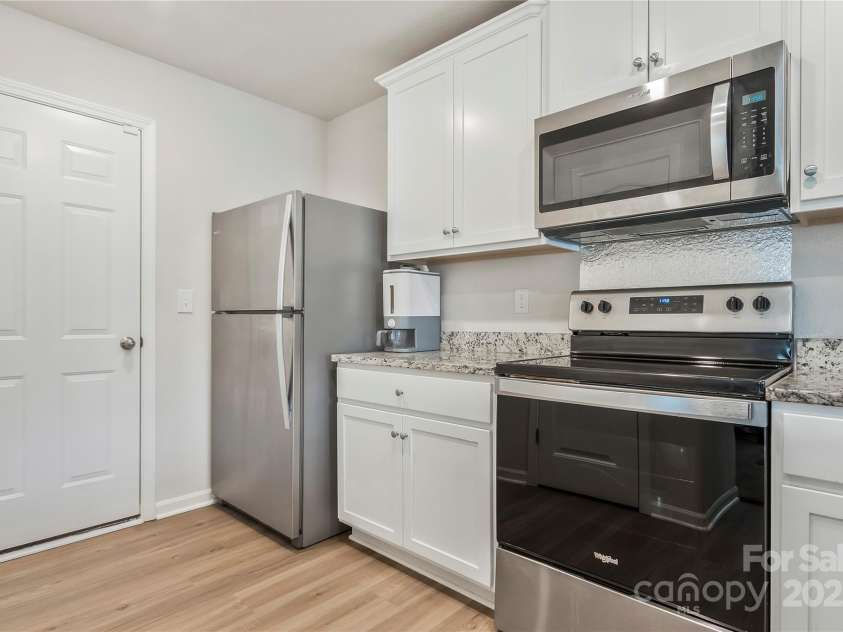561 Hawley Street, Charlotte, NC 28214.  MLS# CAR4223015, YatesRealty ID 1470. 
