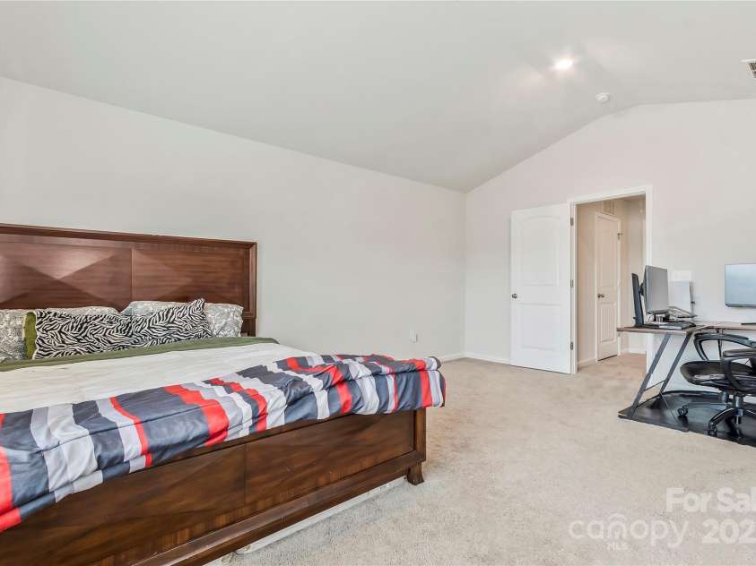 561 Hawley Street, Charlotte, NC 28214.  MLS# CAR4223015, YatesRealty ID 1470. 