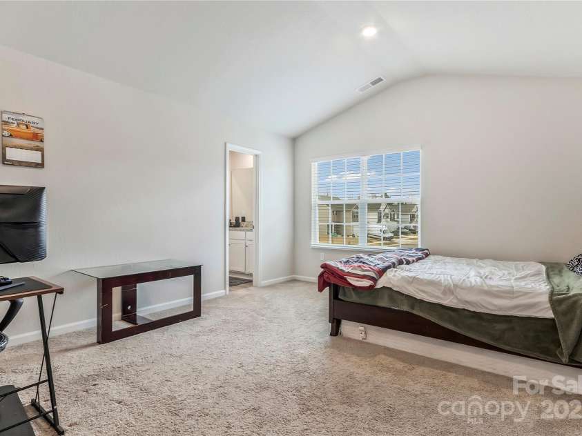 561 Hawley Street, Charlotte, NC 28214.  MLS# CAR4223015, YatesRealty ID 1470. 