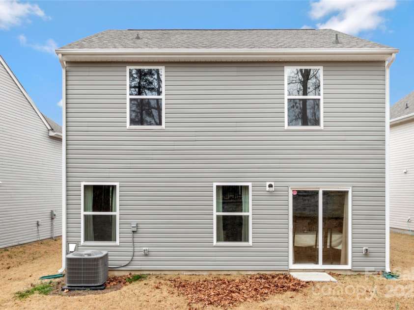 561 Hawley Street, Charlotte, NC 28214.  MLS# CAR4223015, YatesRealty ID 1470. 
