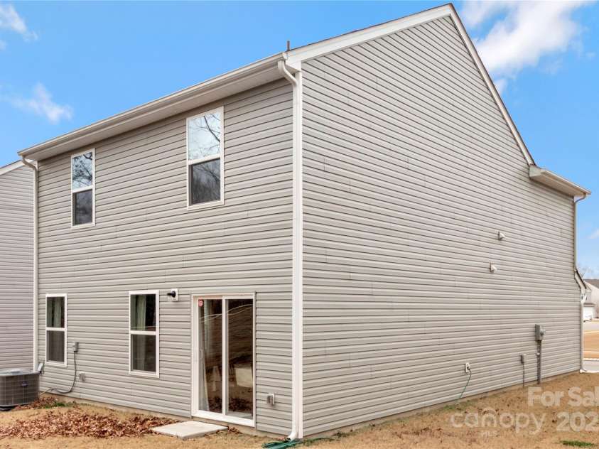 561 Hawley Street, Charlotte, NC 28214.  MLS# CAR4223015, YatesRealty ID 1470. 