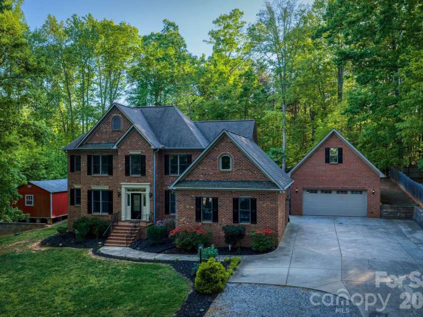 623 Normandy Road, Mooresville, NC 28117.  MLS# CAR4369080, YatesRealty ID 14700. 