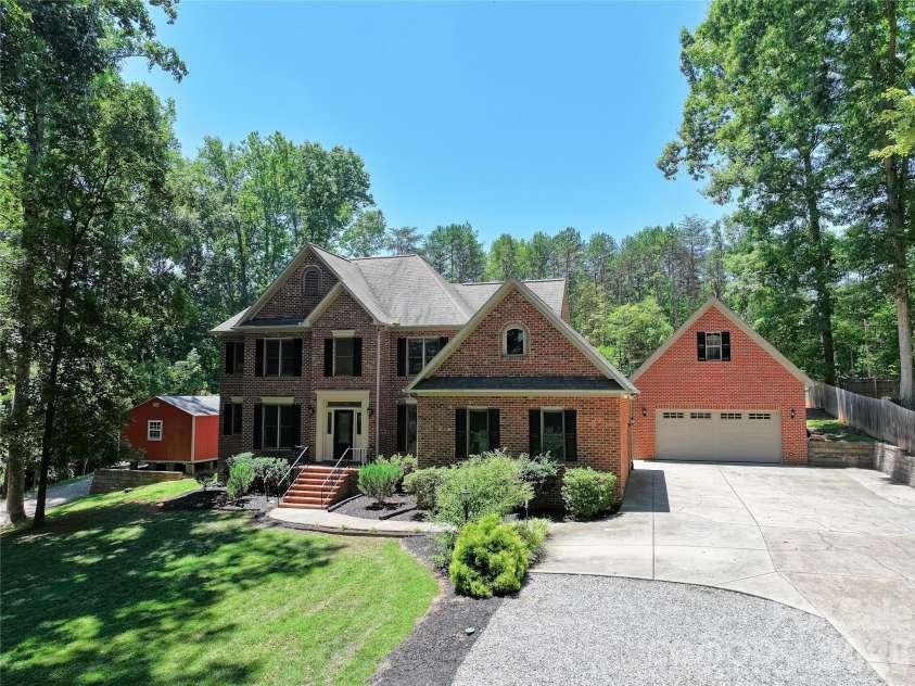 623 Normandy Road, Mooresville, NC 28117.  MLS# CAR4404379, YatesRealty ID 14700. 