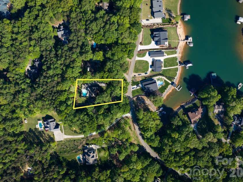 623 Normandy Road, Mooresville, NC 28117.  MLS# CAR4404379, YatesRealty ID 14700. 