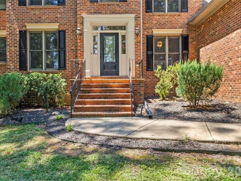 623 Normandy Road, Mooresville, NC 28117.  MLS# CAR4404379, YatesRealty ID 14700. 