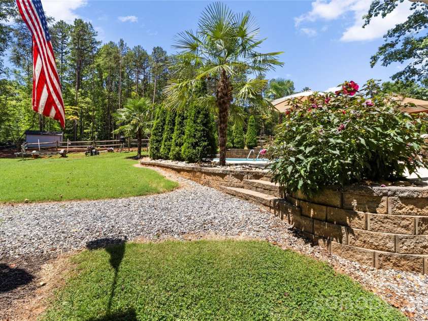 623 Normandy Road, Mooresville, NC 28117.  MLS# CAR4404379, YatesRealty ID 14700. 