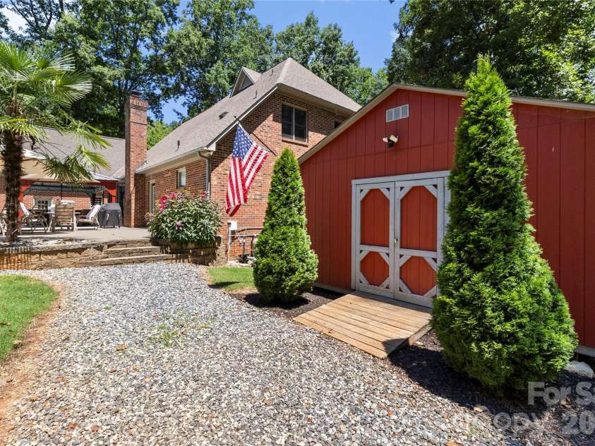 623 Normandy Road, Mooresville, NC 28117.  MLS# CAR4404379, YatesRealty ID 14700. 