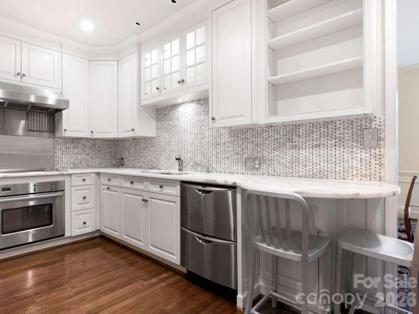 840 Cherokee Road, Charlotte, NC 28207.  MLS# CAR4363391, YatesRealty ID 14701. Kitchen 