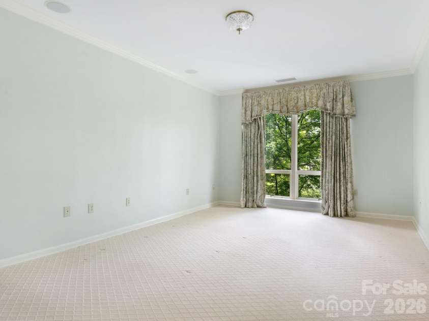 840 Cherokee Road, Charlotte, NC 28207.  MLS# CAR4363391, YatesRealty ID 14701. Primary Bedroom 