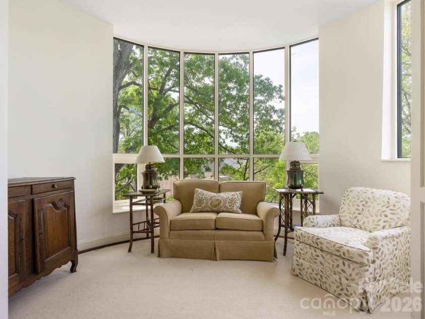 840 Cherokee Road, Charlotte, NC 28207.  MLS# CAR4363391, YatesRealty ID 14701. Sunroom 